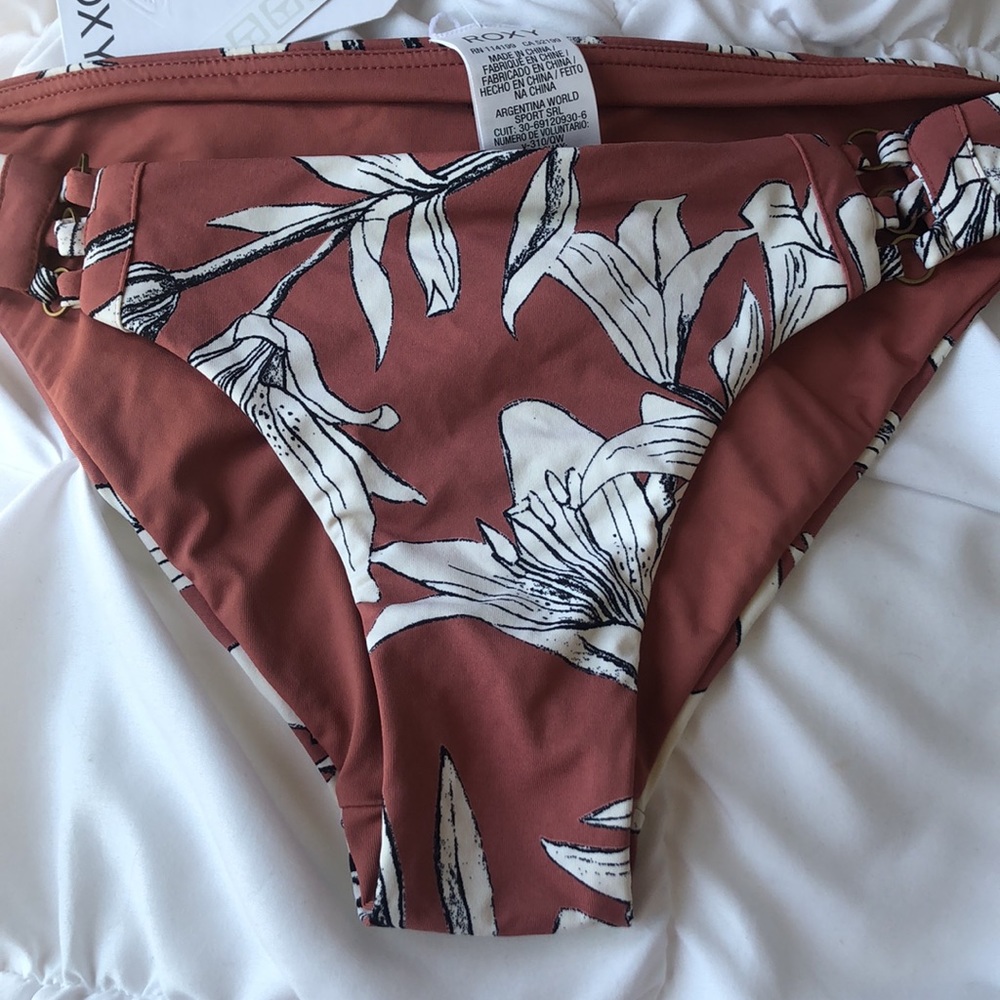 NEW Roxy bikini bottoms - Picture 3 of 8